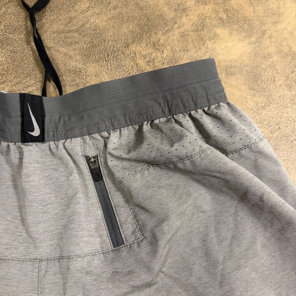 Nike Dri-FIT Stride Shorts Mens Medium Gray 7in 2-in-1 Running CT7943-068 - Picture 2 of 10